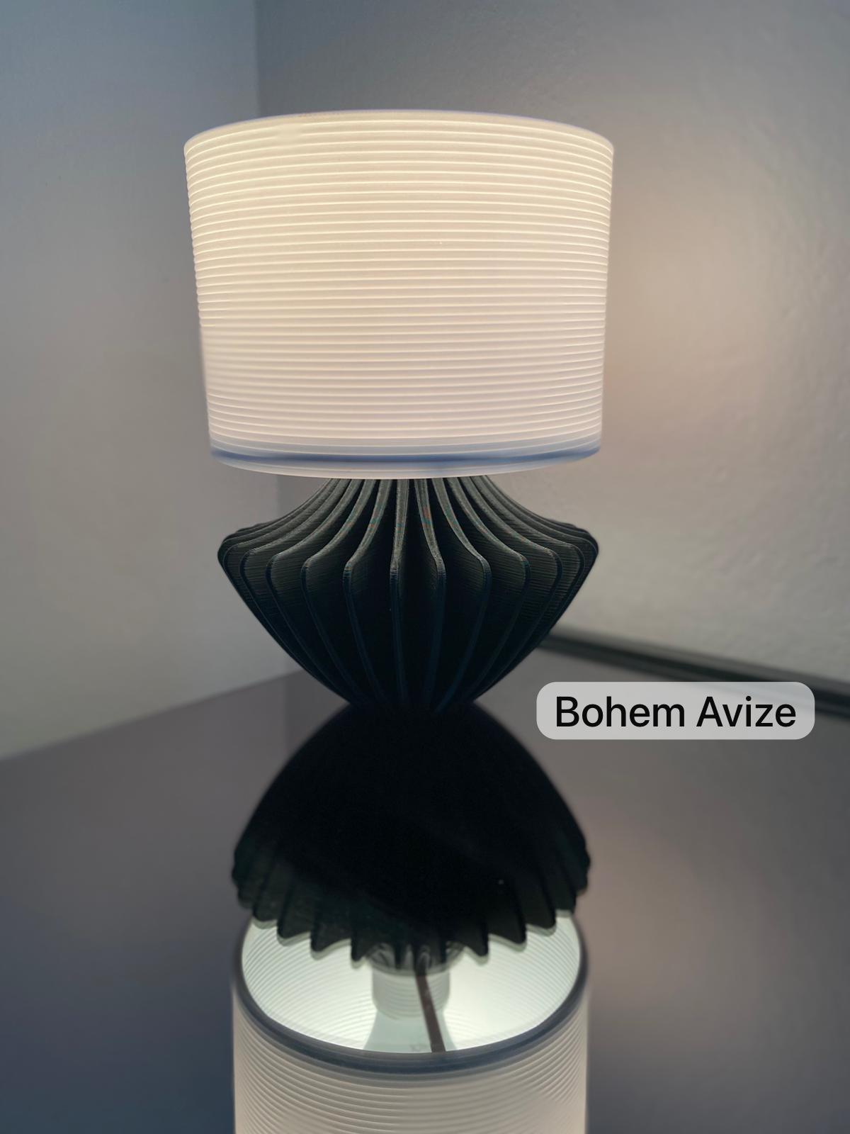 Modern Tarzda RGB Akıllı Abajur (Kumandalı, 12 farklı renkte) Renkli Ambiyans