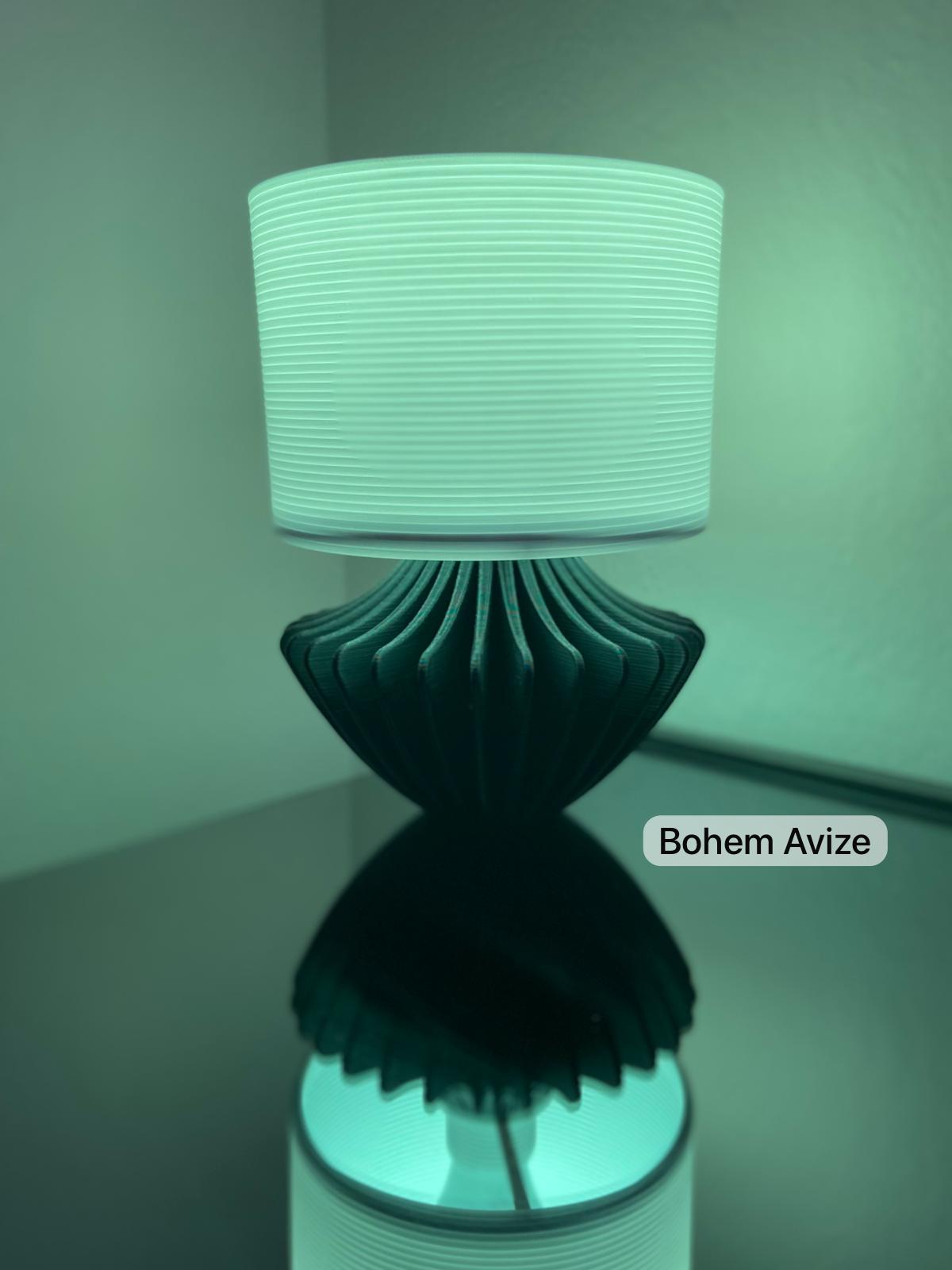 Modern Tarzda RGB Akıllı Abajur (Kumandalı, 12 farklı renkte) Renkli Ambiyans